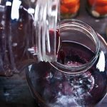 Вино из черноплодки. Рецепт, как приготовить домашнее с водкой, дрожжами, вишневыми листьями, из яблок